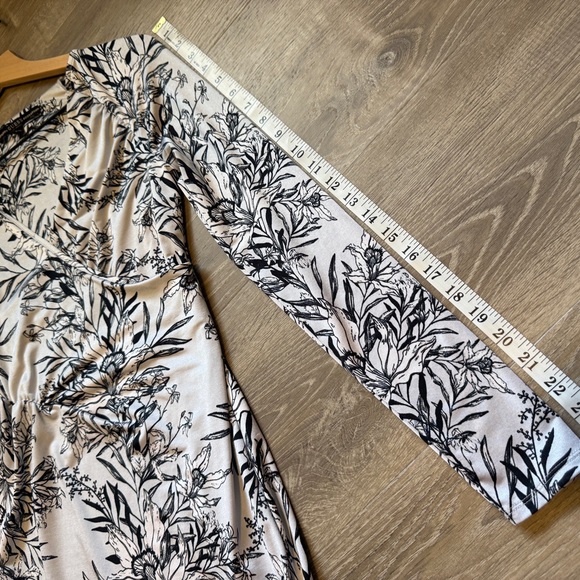 Guess Pink and Blue Bodycon Dress Long Sleeve V-Neck- Size S - Picture 9 of 12